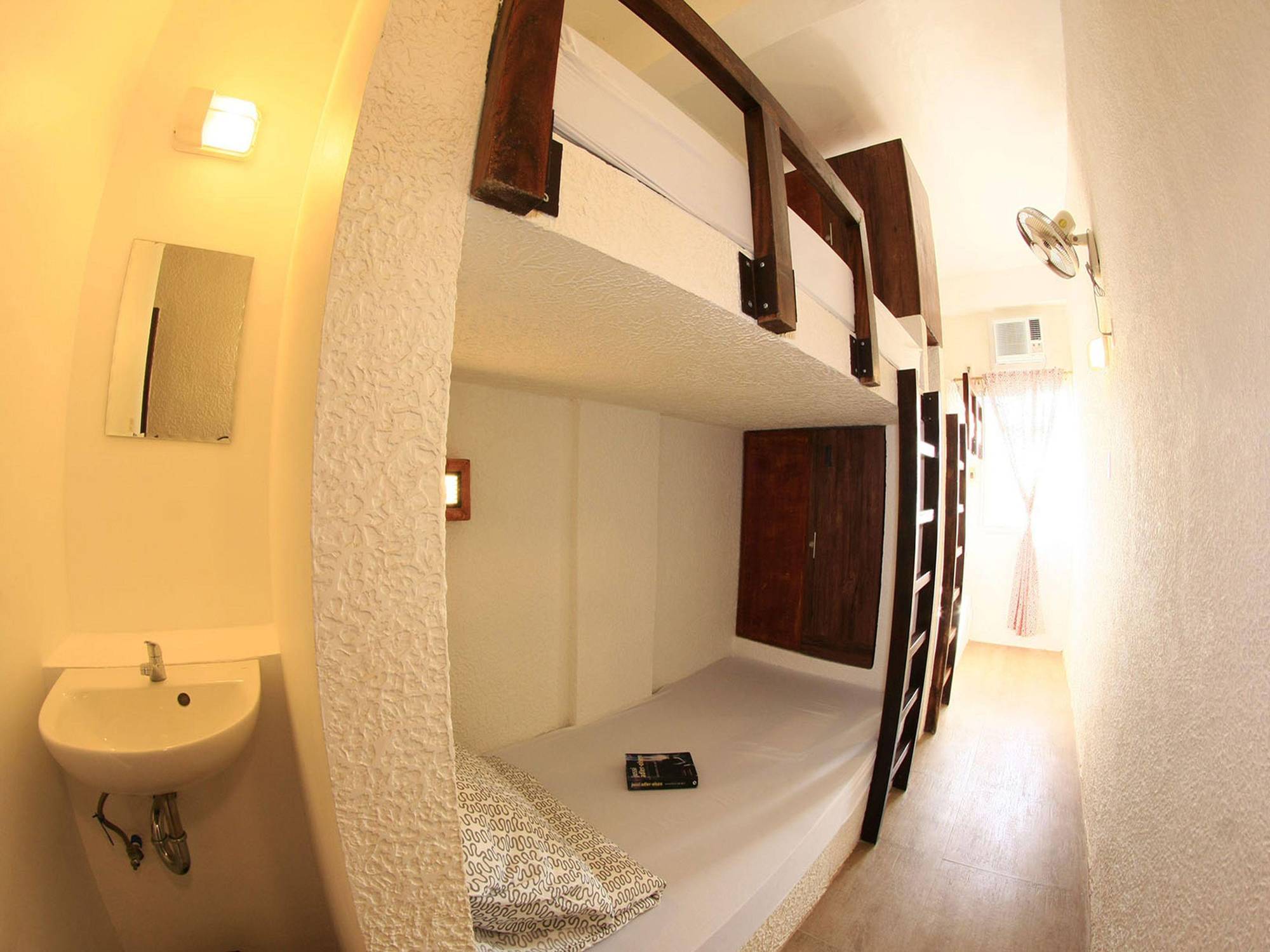 Sea Horse Guest House Coron Esterno foto