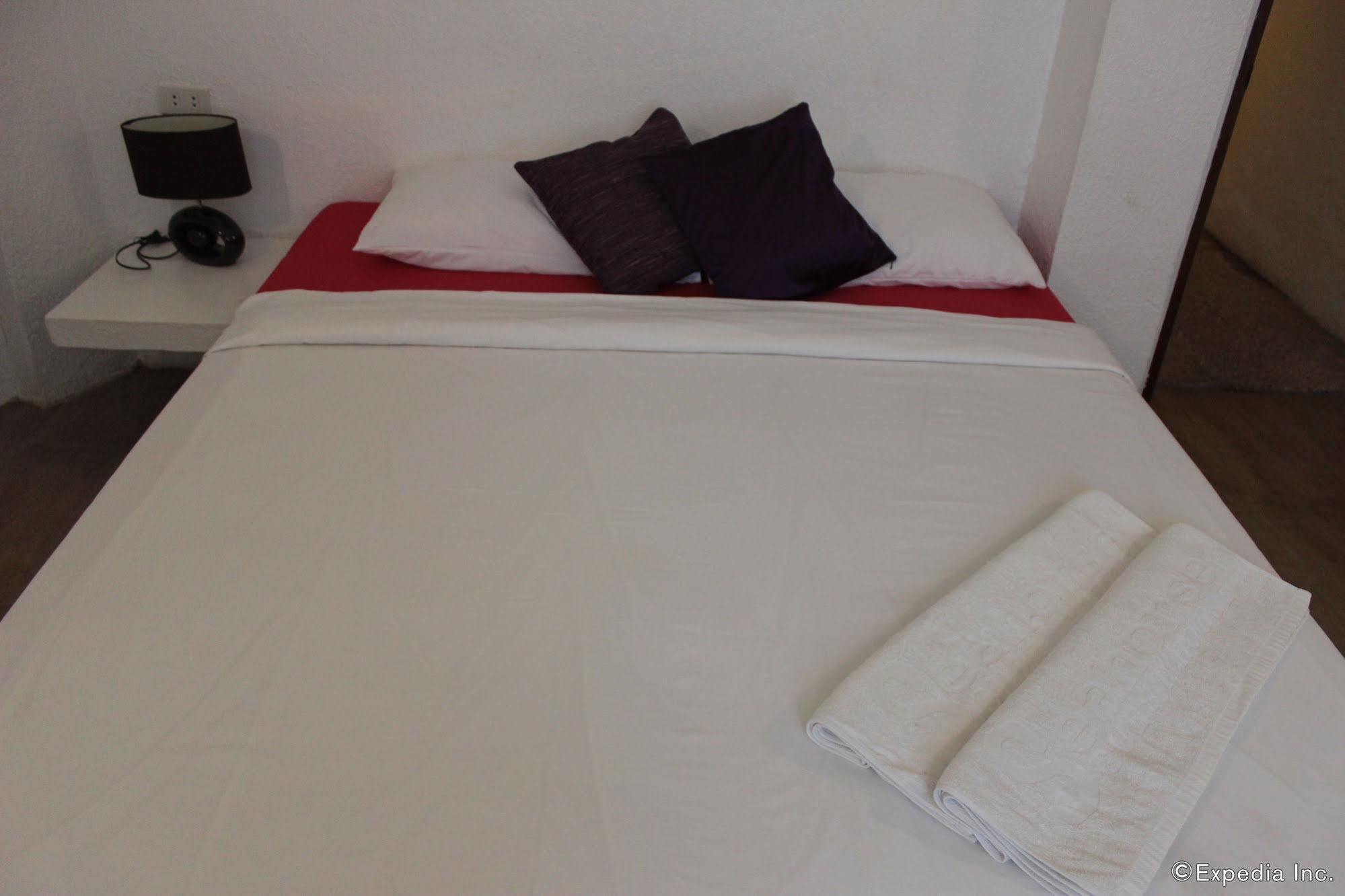 Sea Horse Guest House Coron Esterno foto