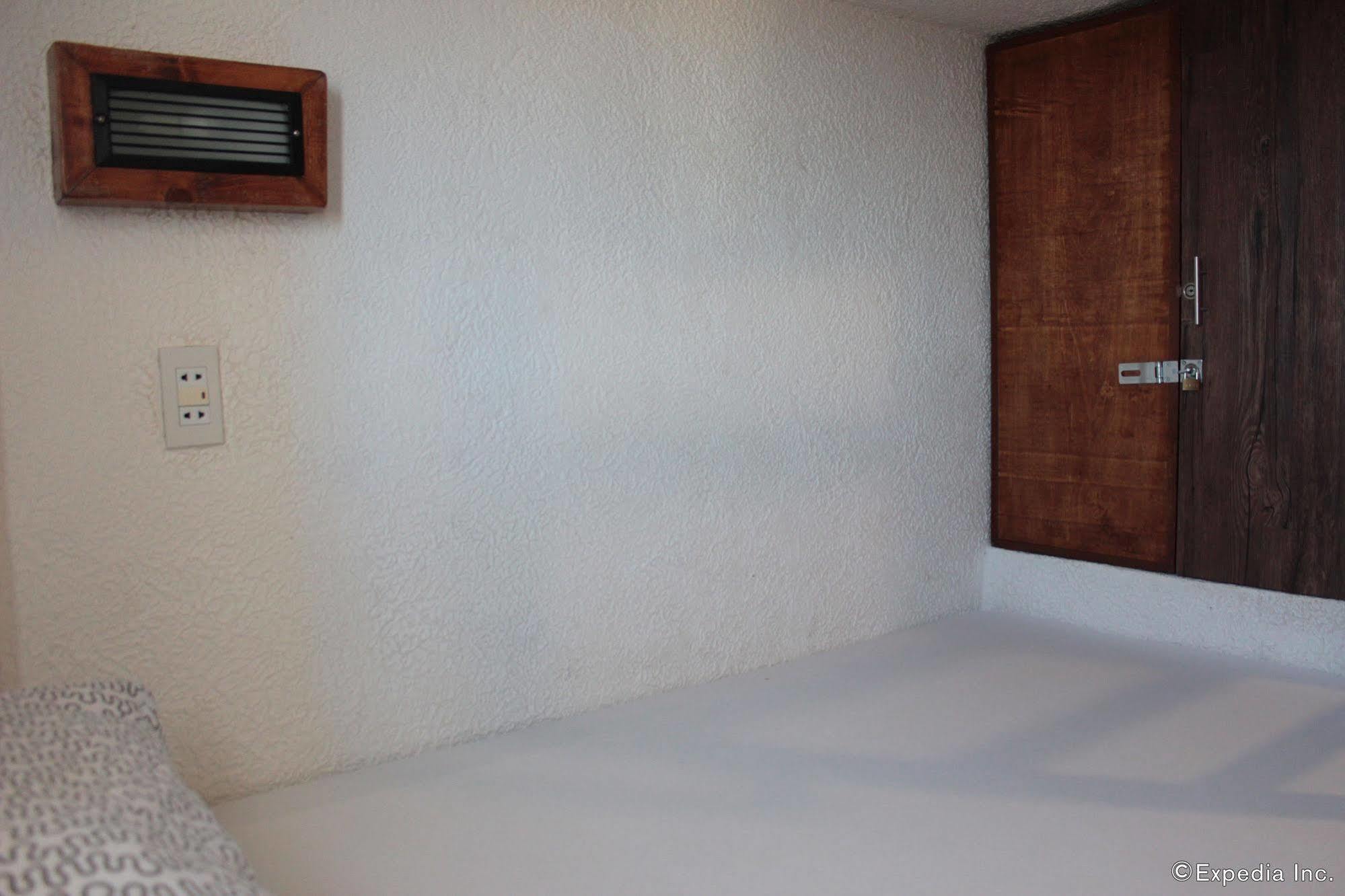 Sea Horse Guest House Coron Esterno foto