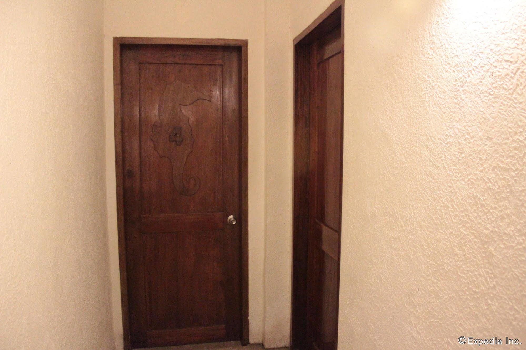 Sea Horse Guest House Coron Esterno foto